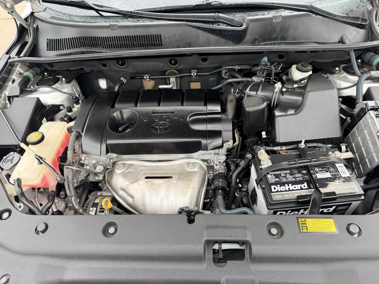 Toyota RAV4 FWD 4dr I4 (Natl) 2012