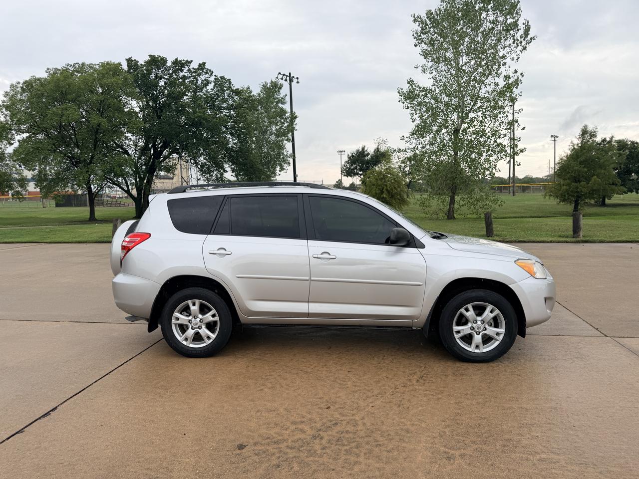 Toyota RAV4 FWD 4dr I4 (Natl) 2012