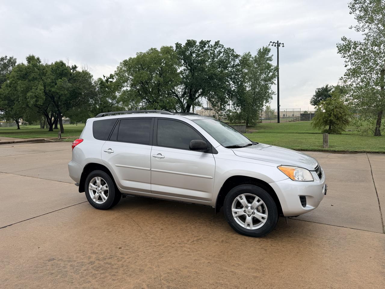 Toyota RAV4 FWD 4dr I4 (Natl) 2012