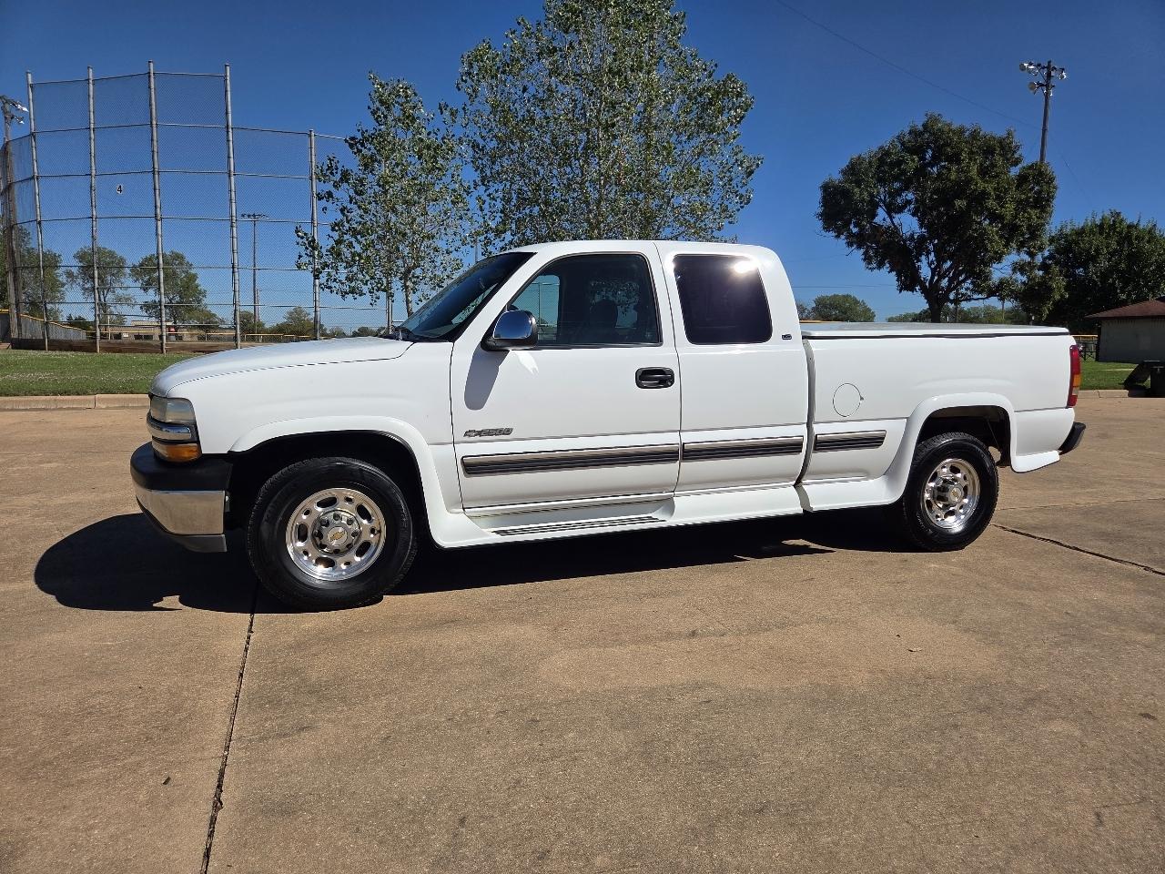 Chevrolet Silverado 2500 Ext Cab 143.5" WB LS 1999