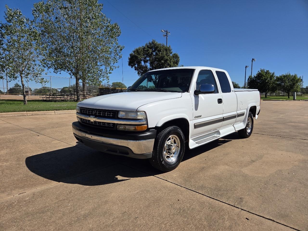 Chevrolet Silverado 2500 Ext Cab 143.5" WB LS 1999