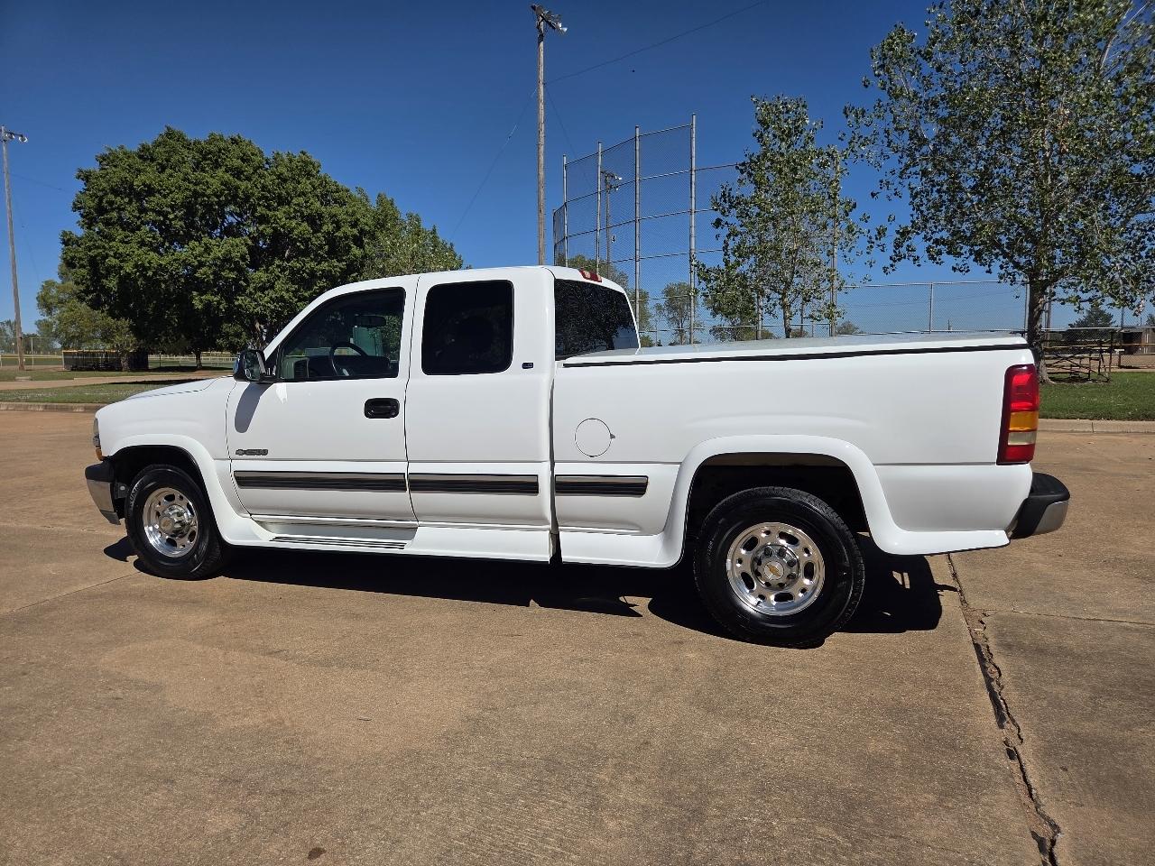 Chevrolet Silverado 2500 Ext Cab 143.5" WB LS 1999
