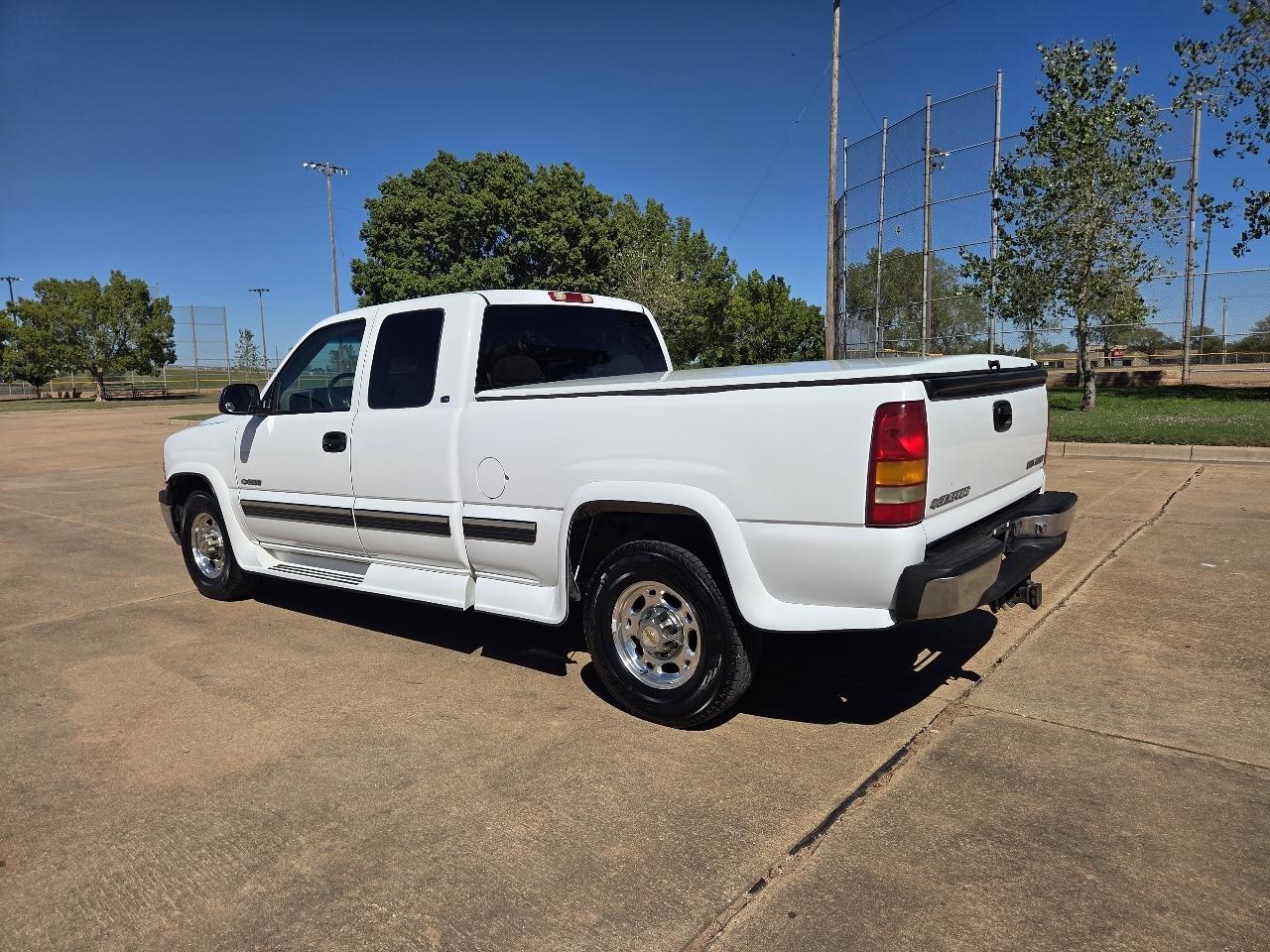 Chevrolet Silverado 2500 Ext Cab 143.5" WB LS 1999