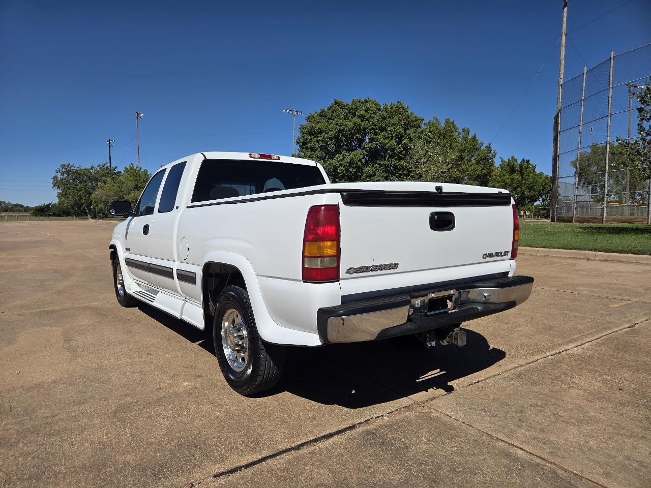 Chevrolet Silverado 2500 Ext Cab 143.5" WB LS 1999