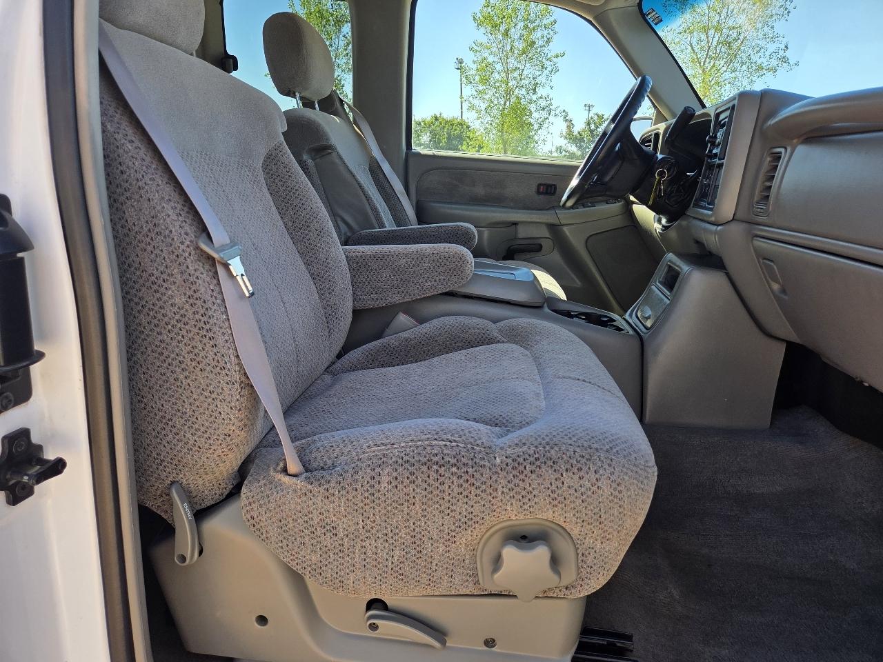 Chevrolet Silverado 2500 Ext Cab 143.5" WB LS 1999