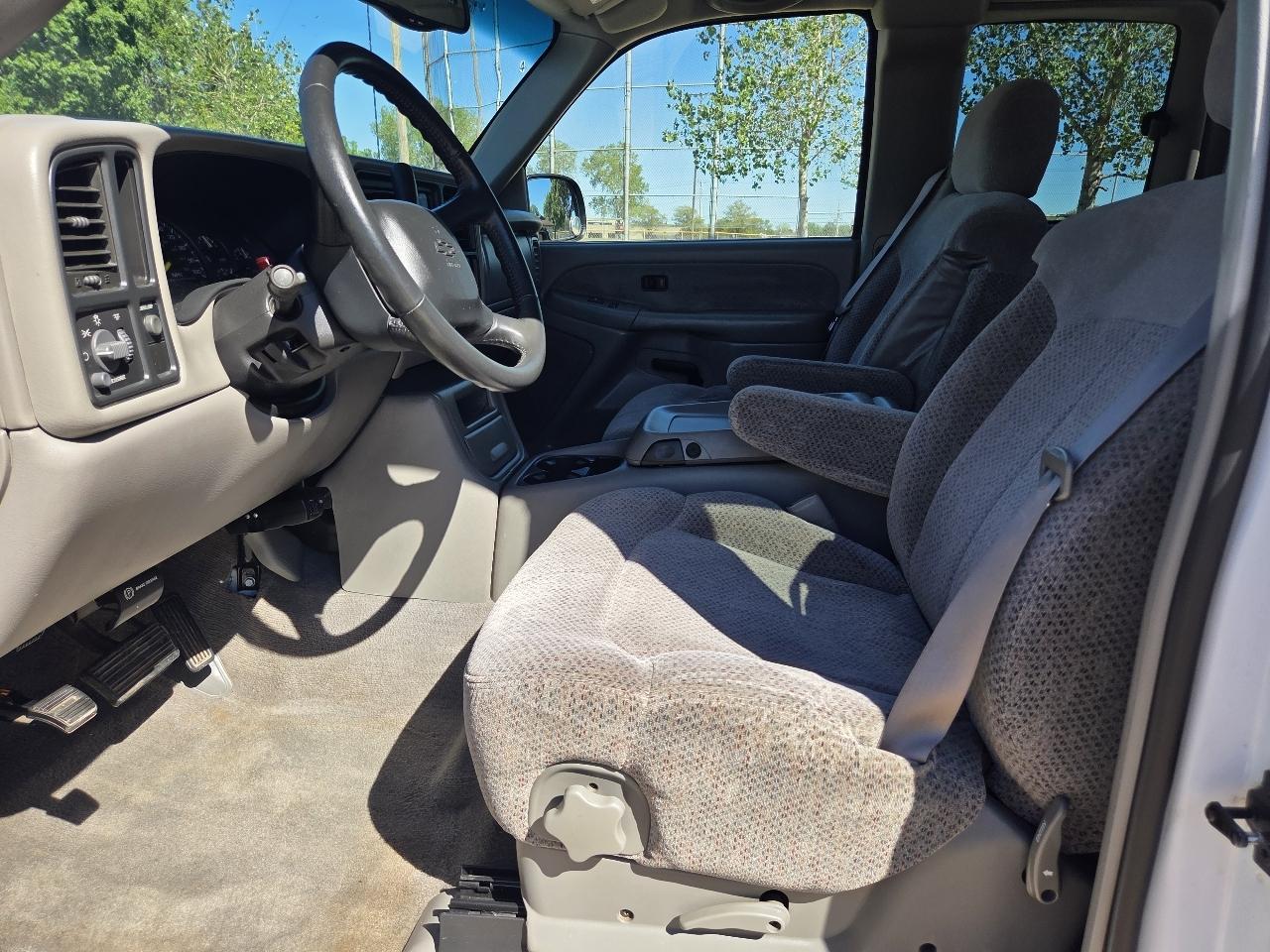 Chevrolet Silverado 2500 Ext Cab 143.5" WB LS 1999