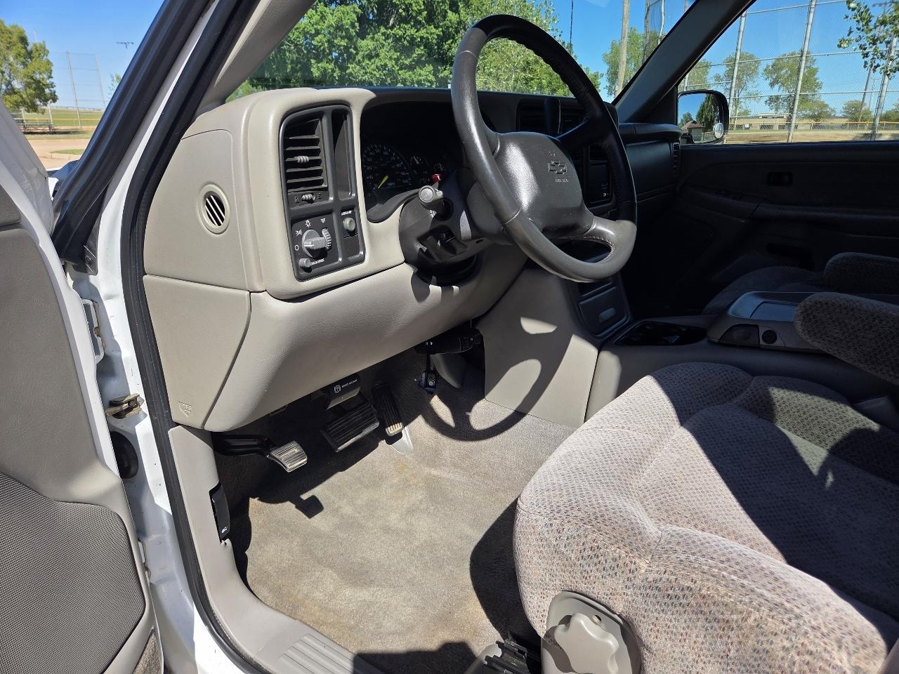 Chevrolet Silverado 2500 Ext Cab 143.5" WB LS 1999