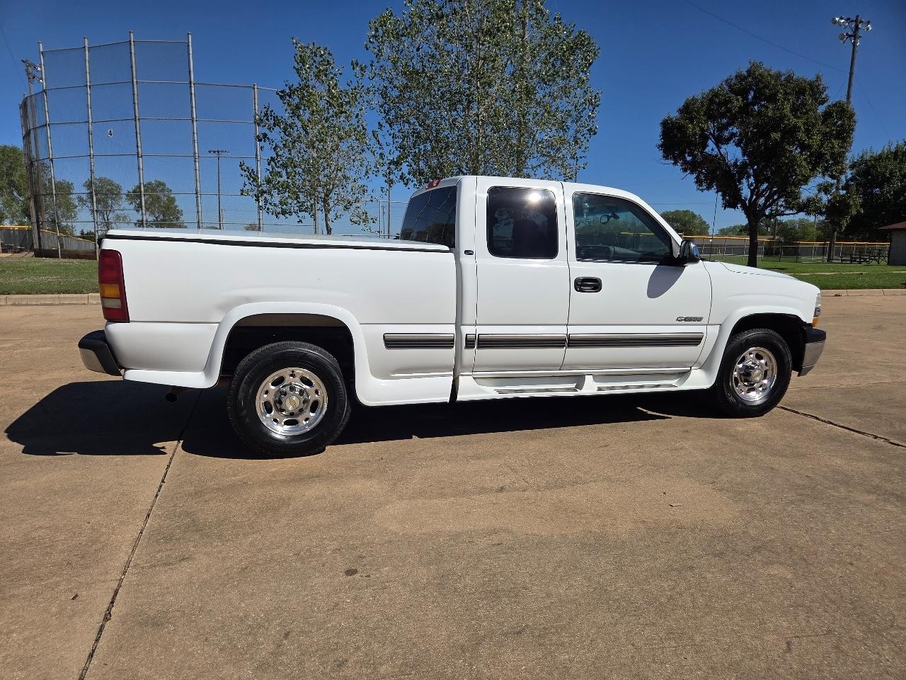 Chevrolet Silverado 2500 Ext Cab 143.5" WB LS 1999
