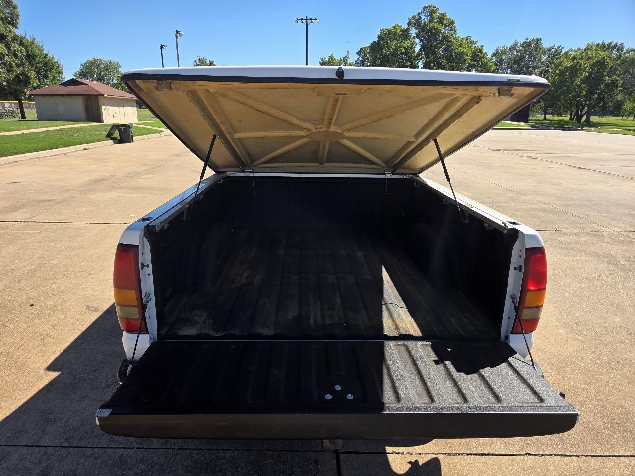 Chevrolet Silverado 2500 Ext Cab 143.5" WB LS 1999