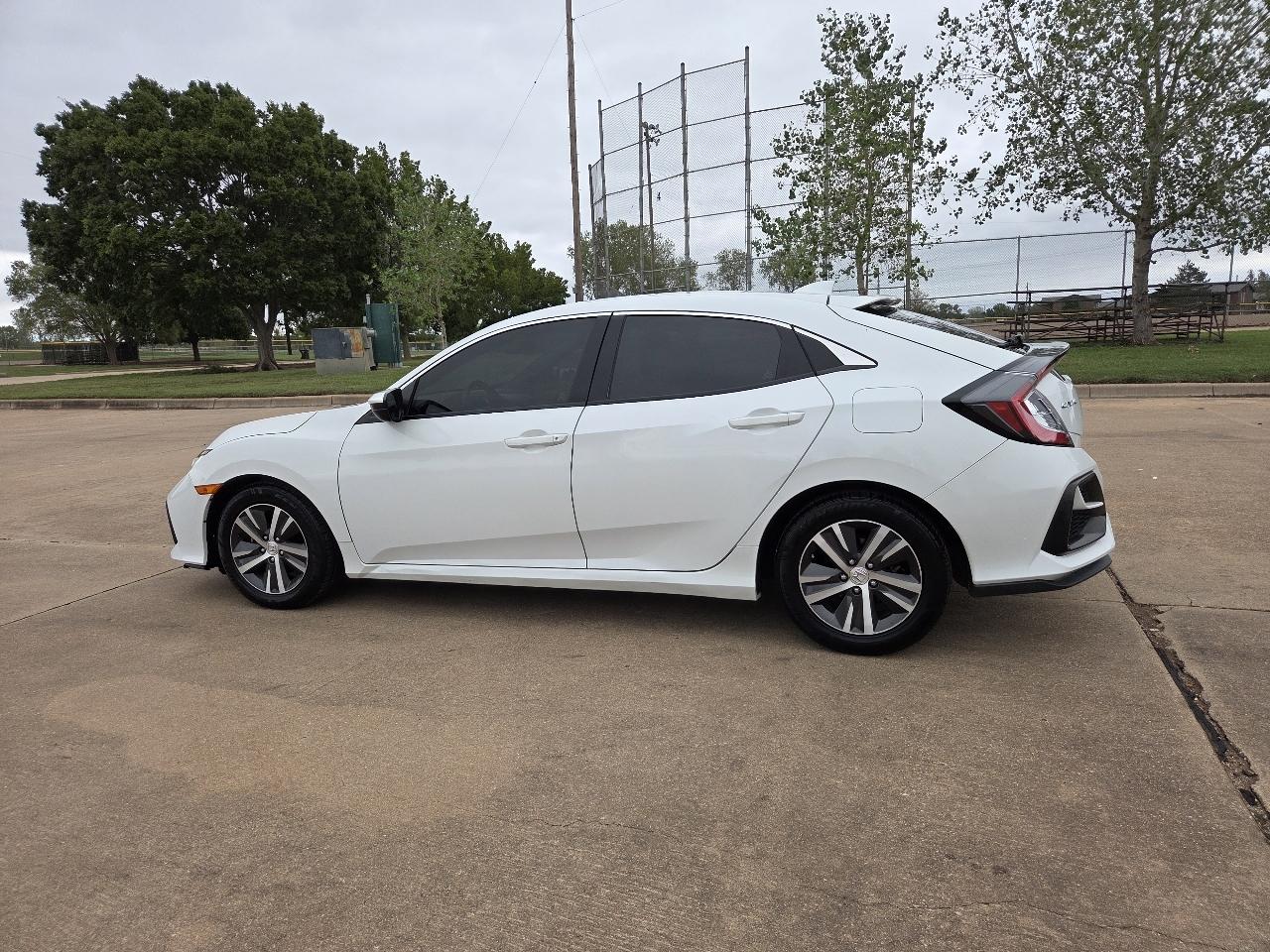 Honda Civic Hatchback LX CVT 2020