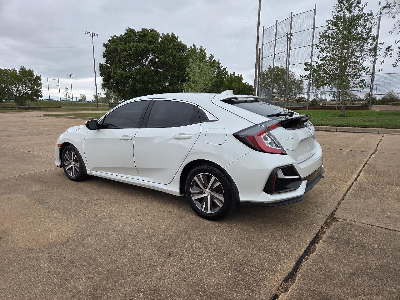 Honda Civic Hatchback LX CVT 2020