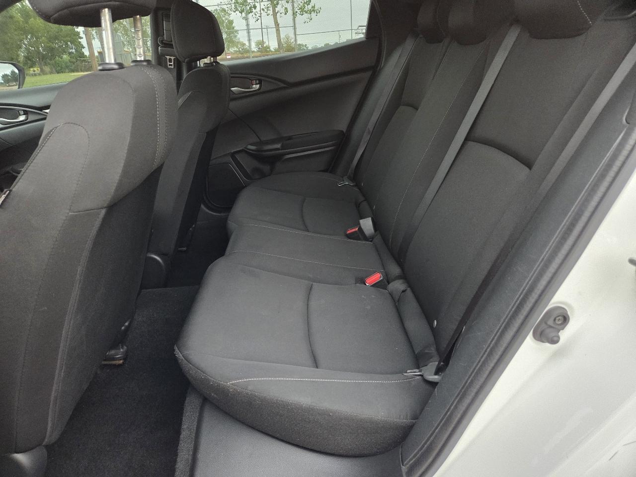 Honda Civic Hatchback LX CVT 2020