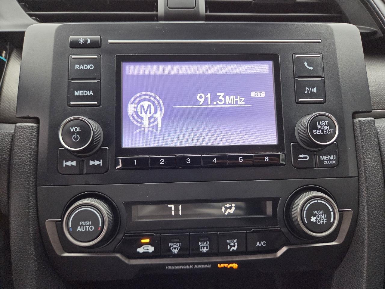 Honda Civic Hatchback LX CVT 2020
