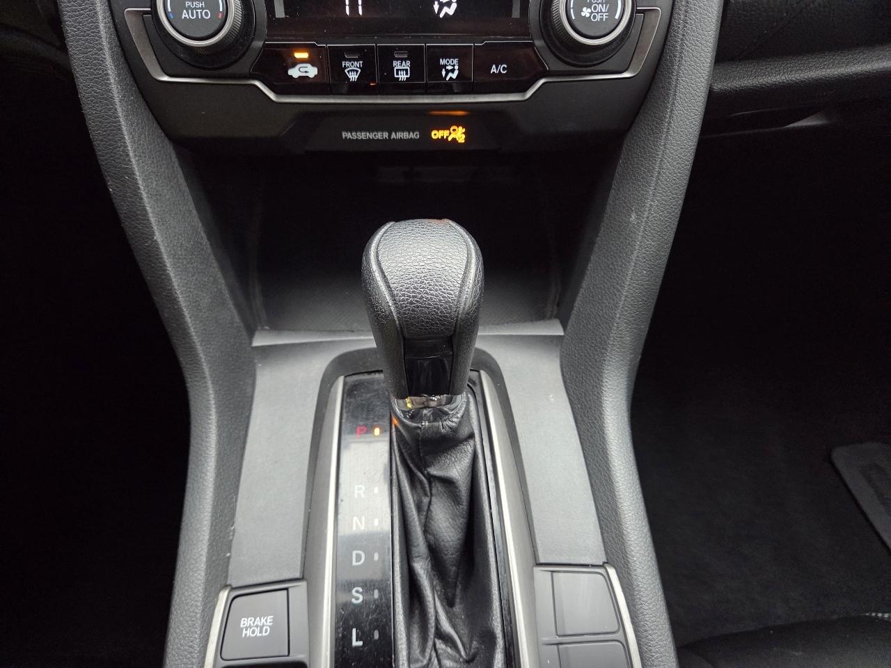 Honda Civic Hatchback LX CVT 2020