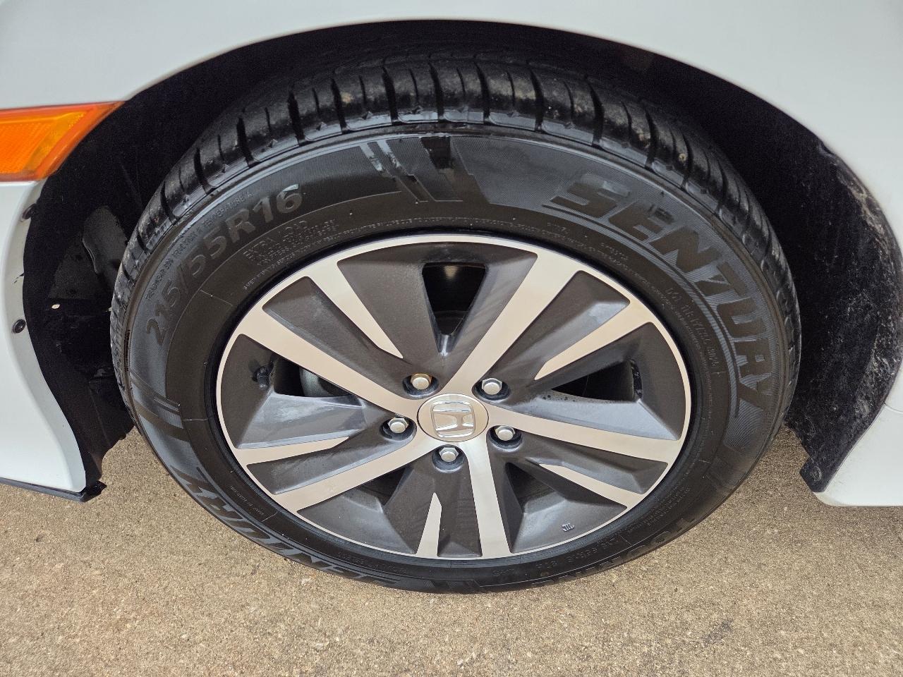 Honda Civic Hatchback LX CVT 2020