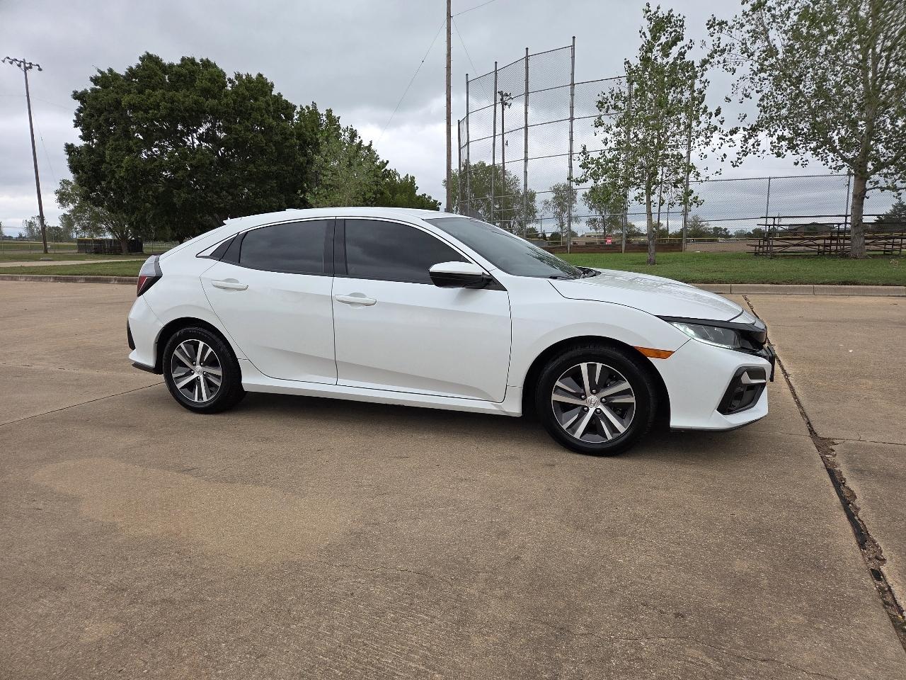 Honda Civic Hatchback LX CVT 2020