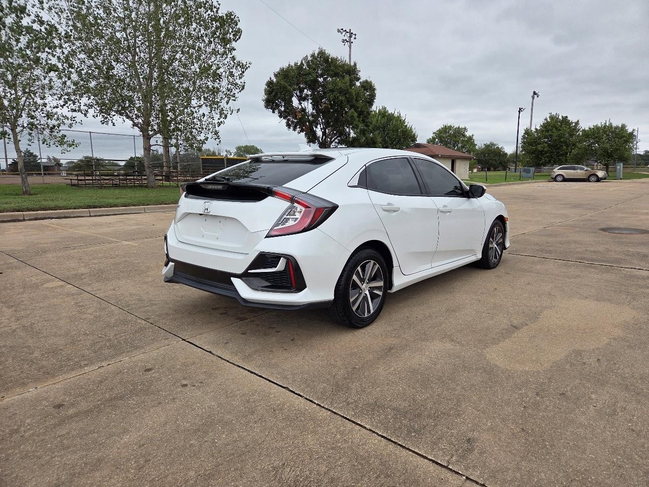 Honda Civic Hatchback LX CVT 2020