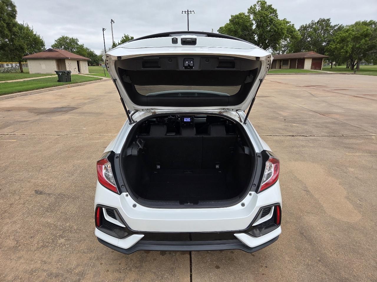 Honda Civic Hatchback LX CVT 2020