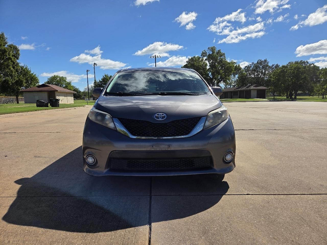Toyota Sienna 5dr 8-Pass Van V6 SE FWD (Natl) 2014