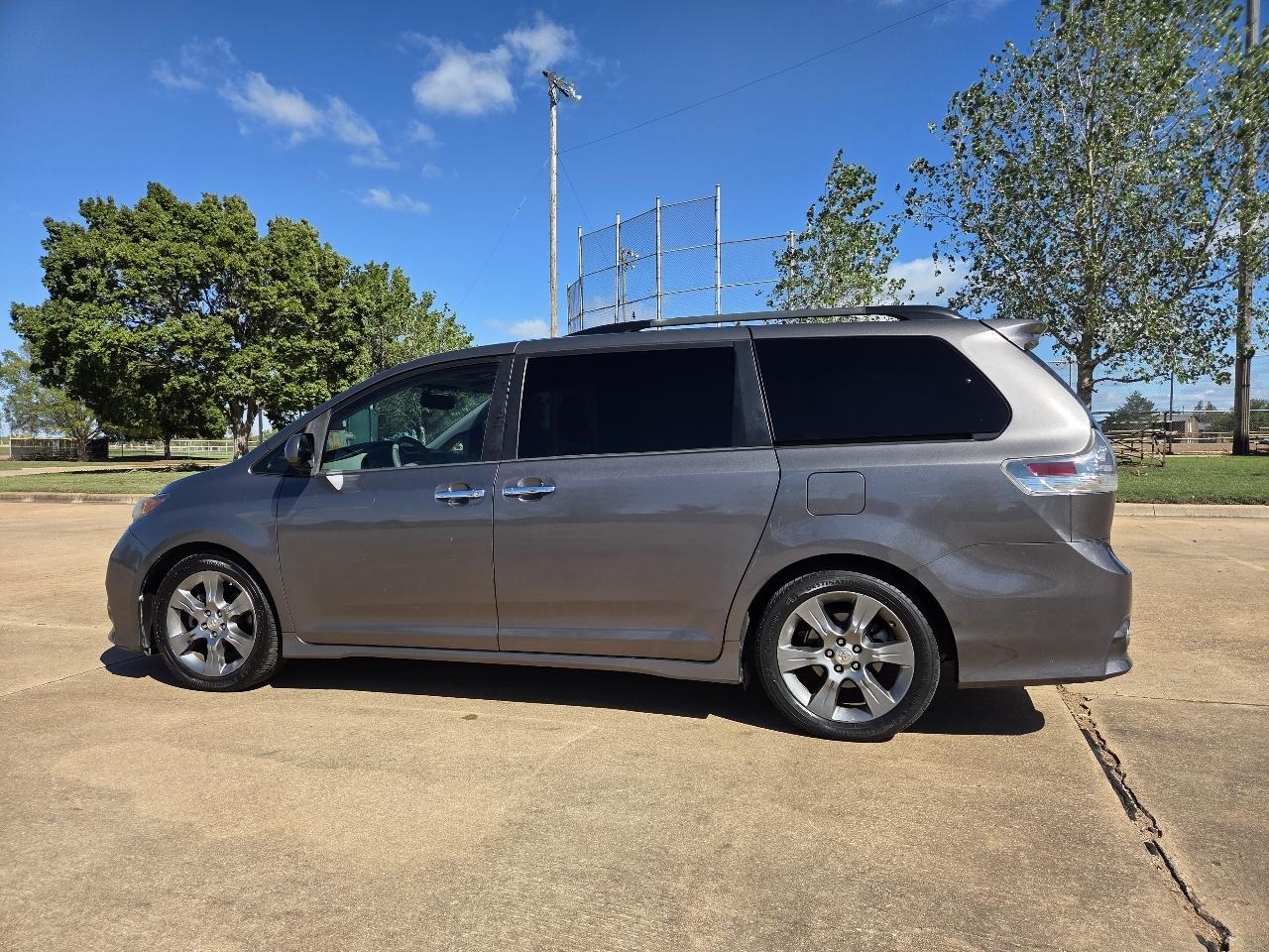 Toyota Sienna 5dr 8-Pass Van V6 SE FWD (Natl) 2014