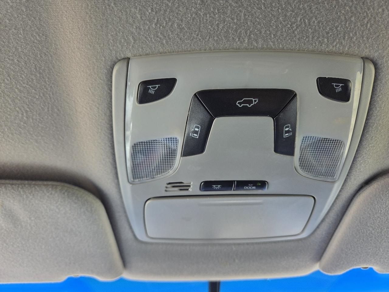 Toyota Sienna 5dr 8-Pass Van V6 SE FWD (Natl) 2014