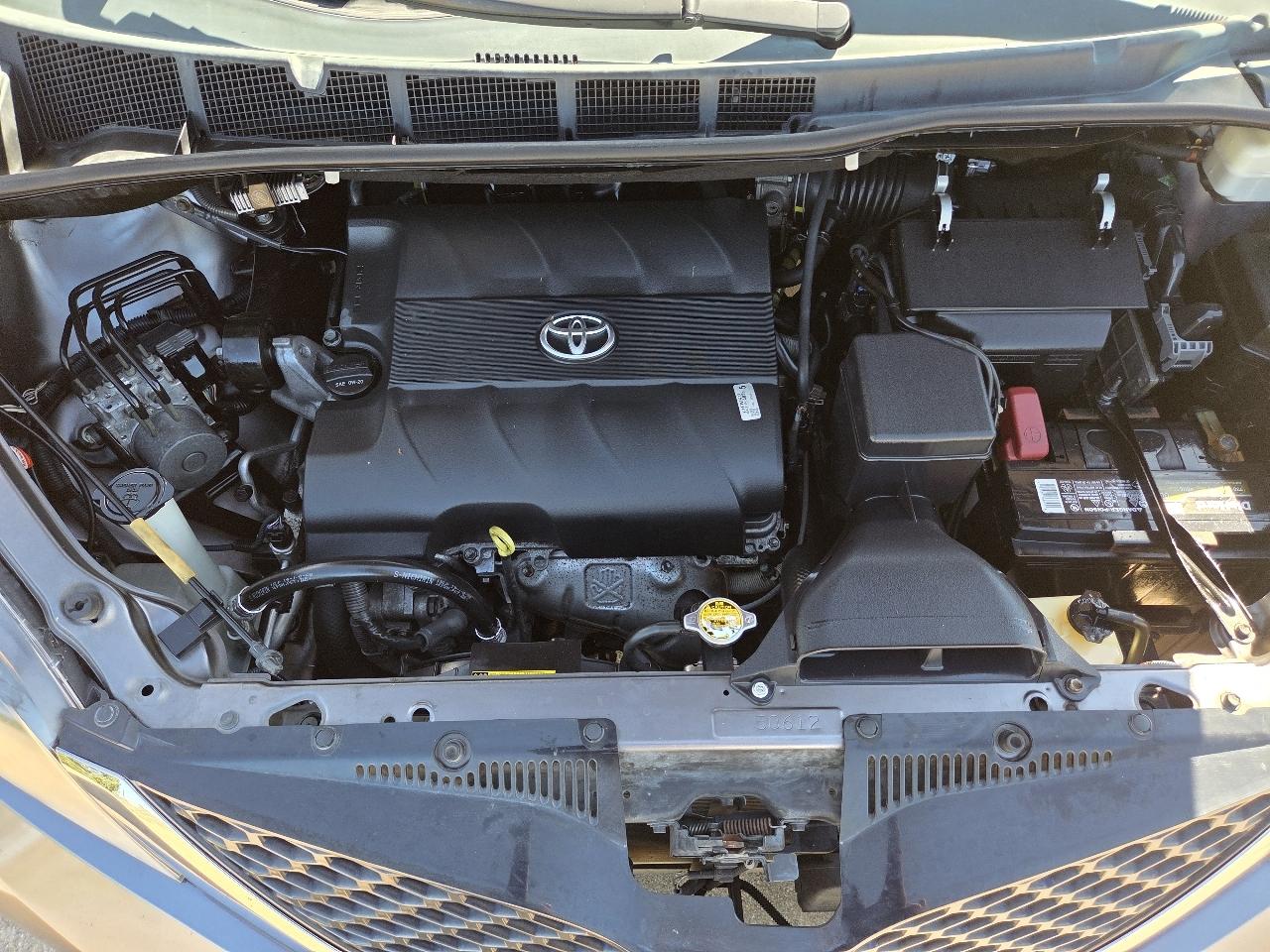 Toyota Sienna 5dr 8-Pass Van V6 SE FWD (Natl) 2014