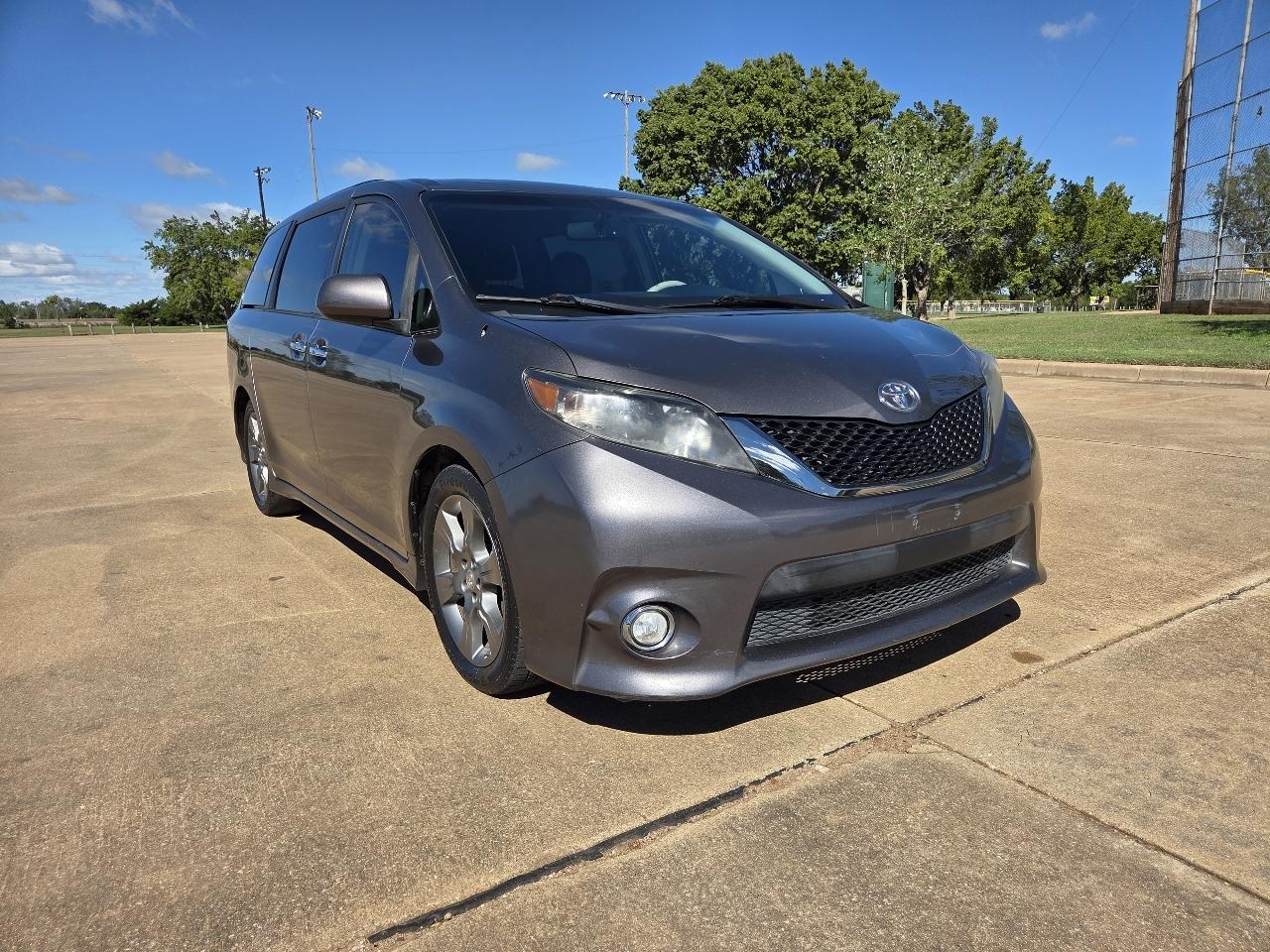 Toyota Sienna 5dr 8-Pass Van V6 SE FWD (Natl) 2014