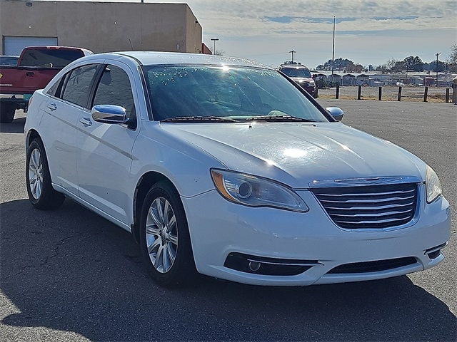 Chrysler 200  2013