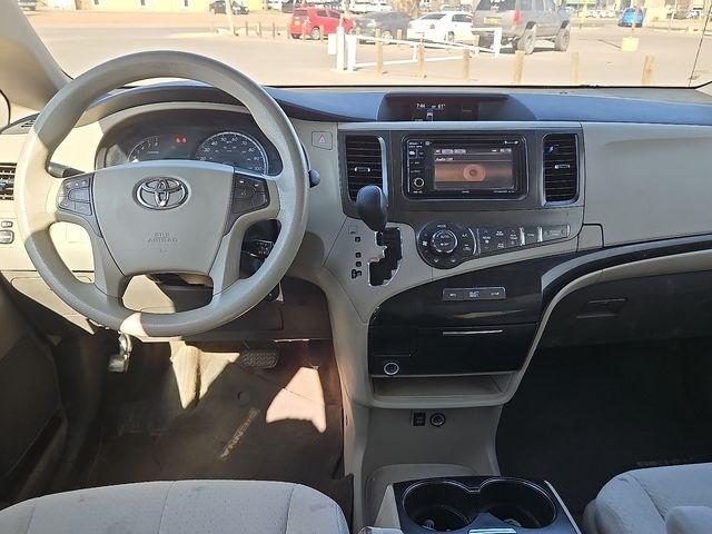 Toyota Sienna  2013