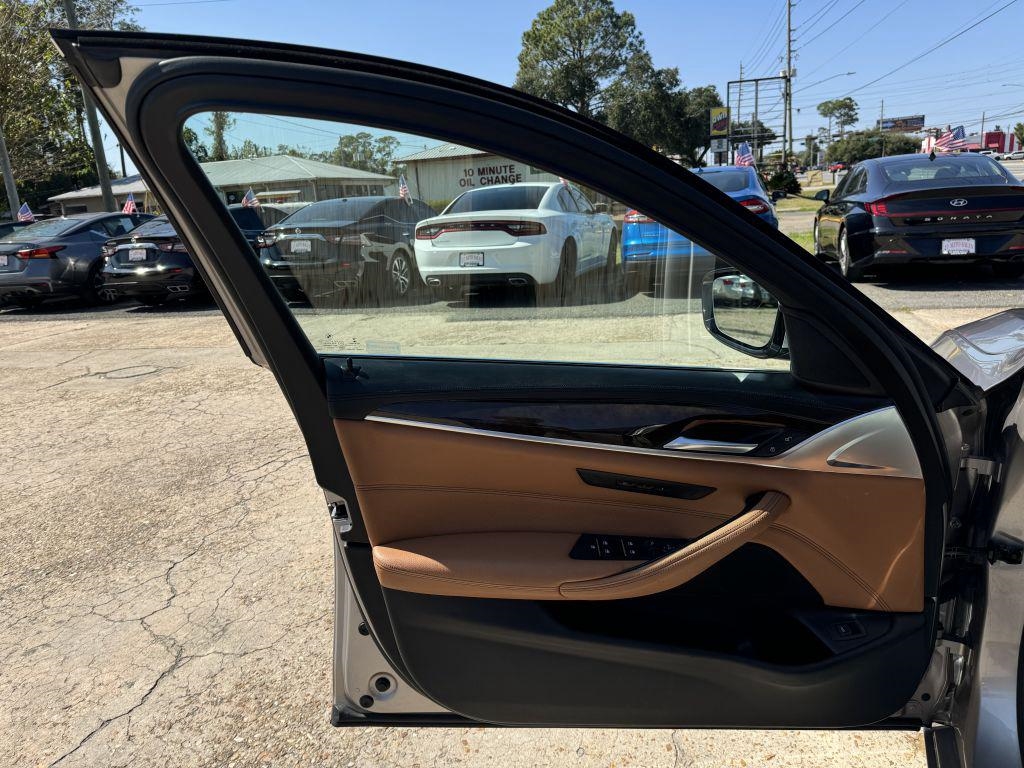 BMW 5 Series  2018 BMW 5 Series  2018