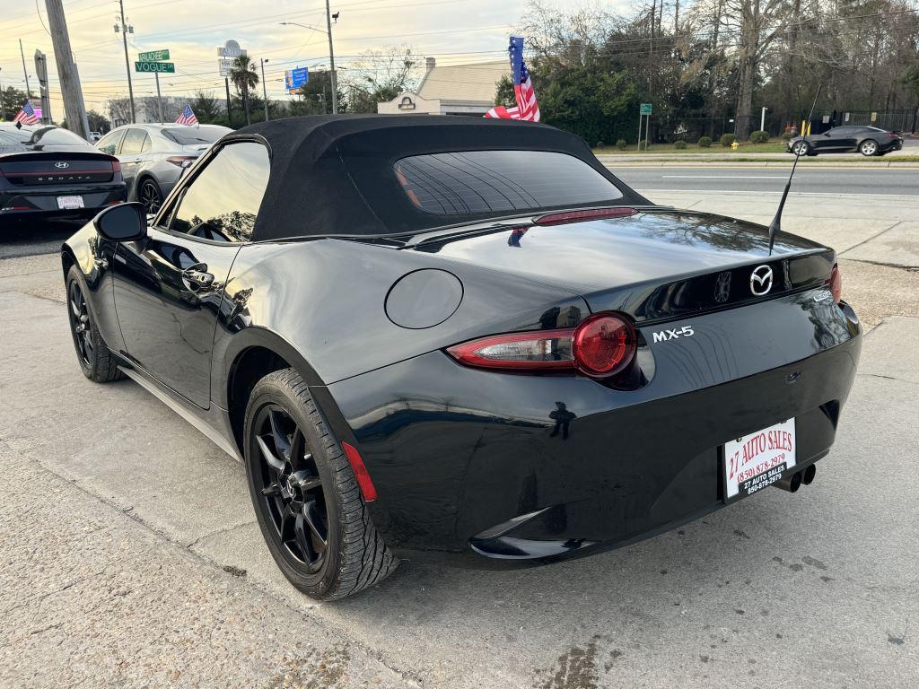 Mazda MX-5 Miata  2021