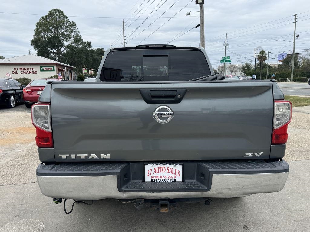Nissan Titan  2017