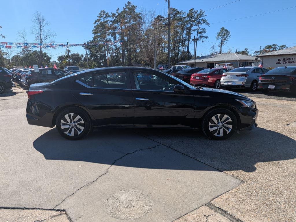 Nissan Altima  2019