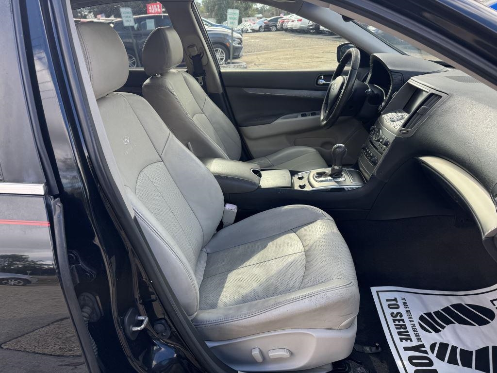 Infiniti G37 Sedan  2012