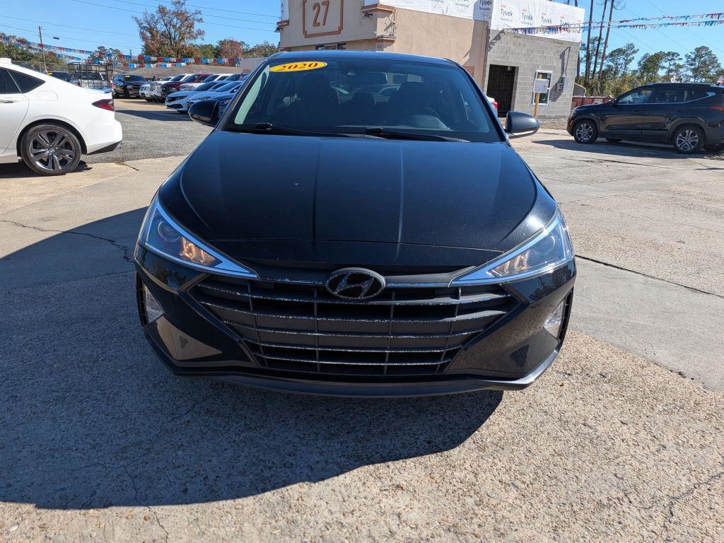 Hyundai Elantra  2020