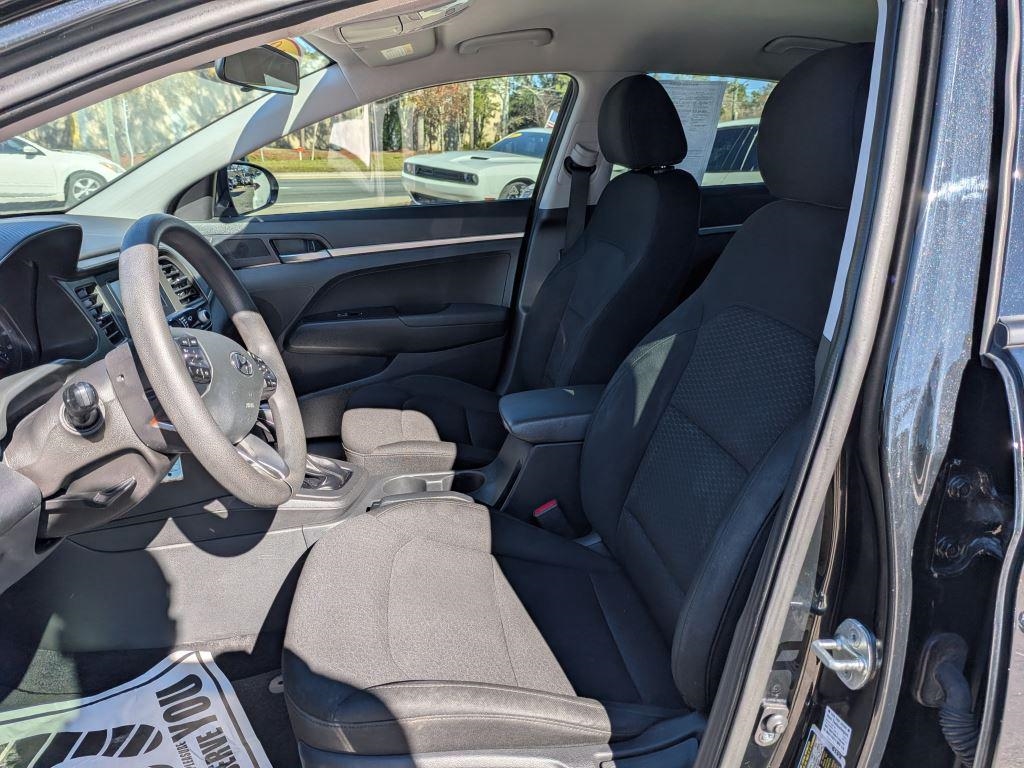 Hyundai Elantra  2020