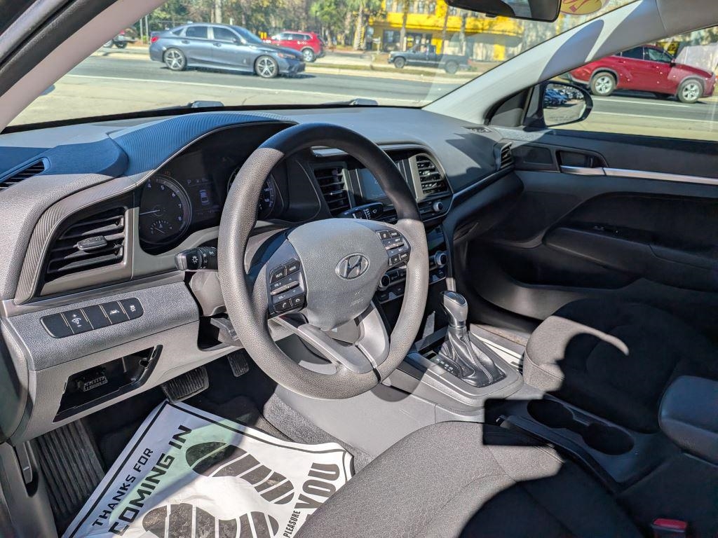 Hyundai Elantra  2020