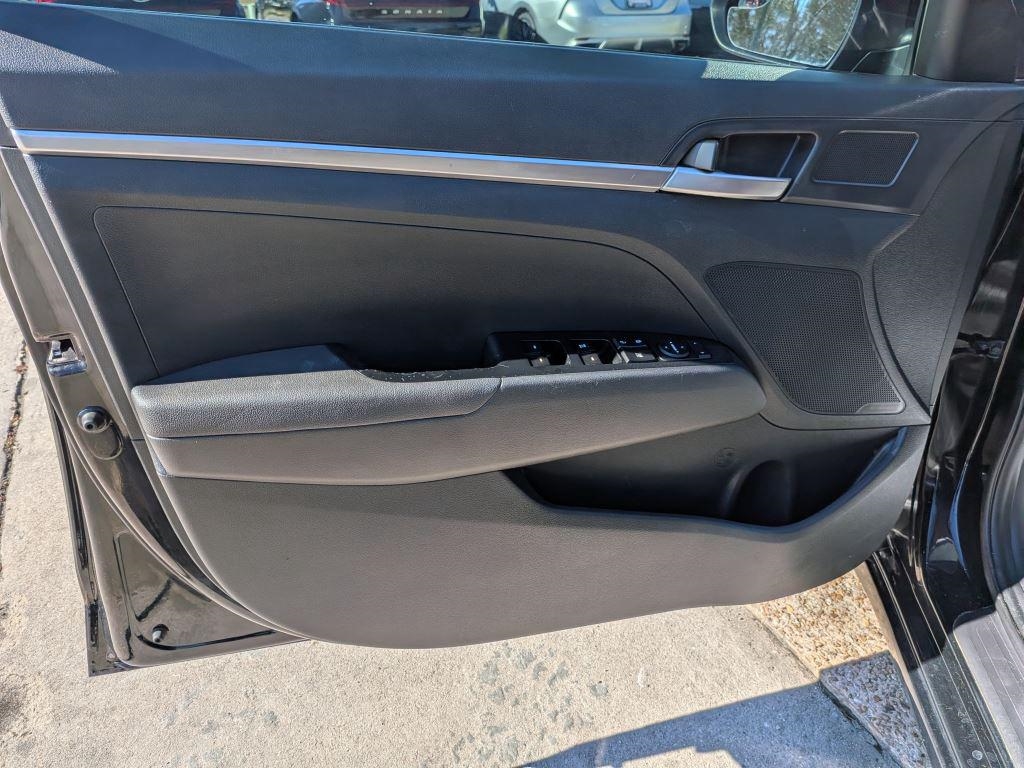 Hyundai Elantra  2020