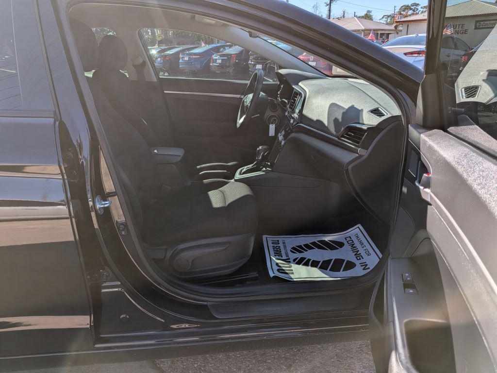 Hyundai Elantra  2020