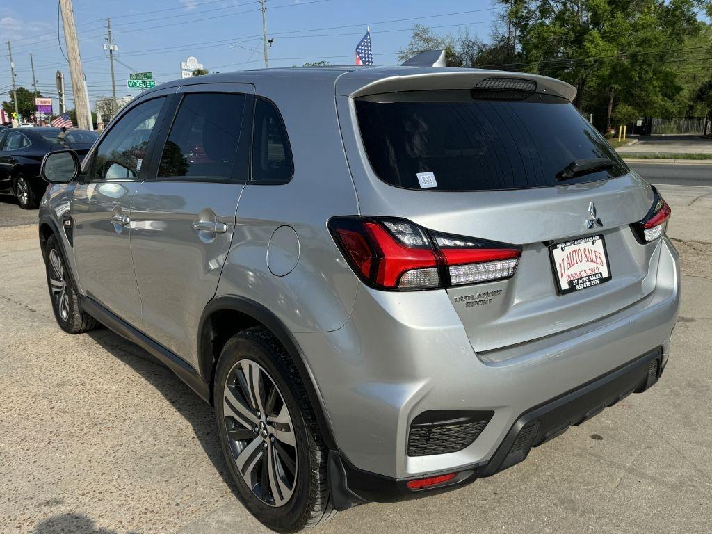 Mitsubishi Outlander Sport  2024