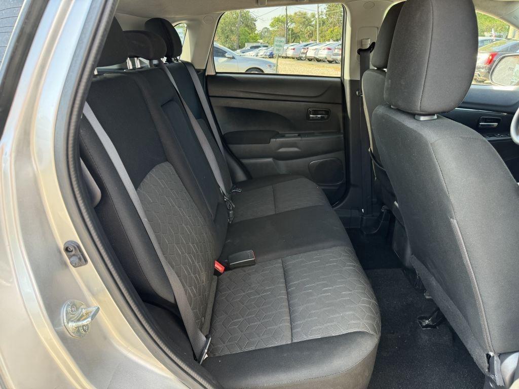 Mitsubishi Outlander Sport  2024