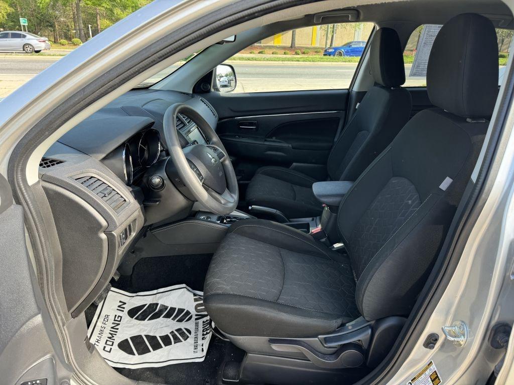 Mitsubishi Outlander Sport  2024