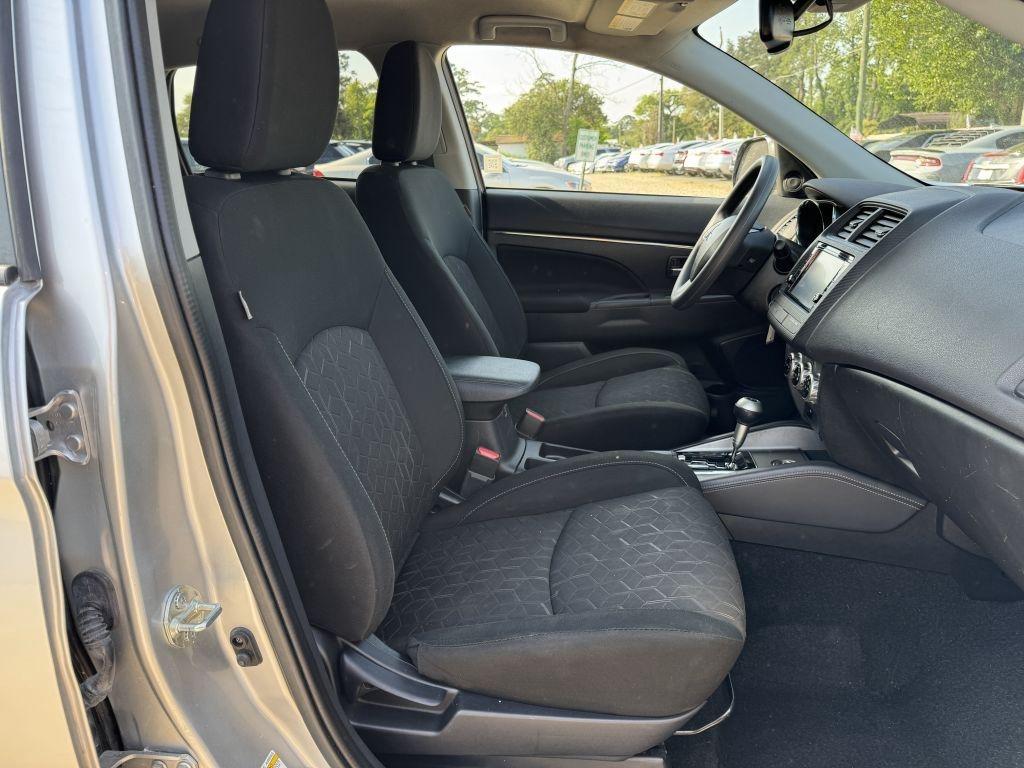 Mitsubishi Outlander Sport  2024