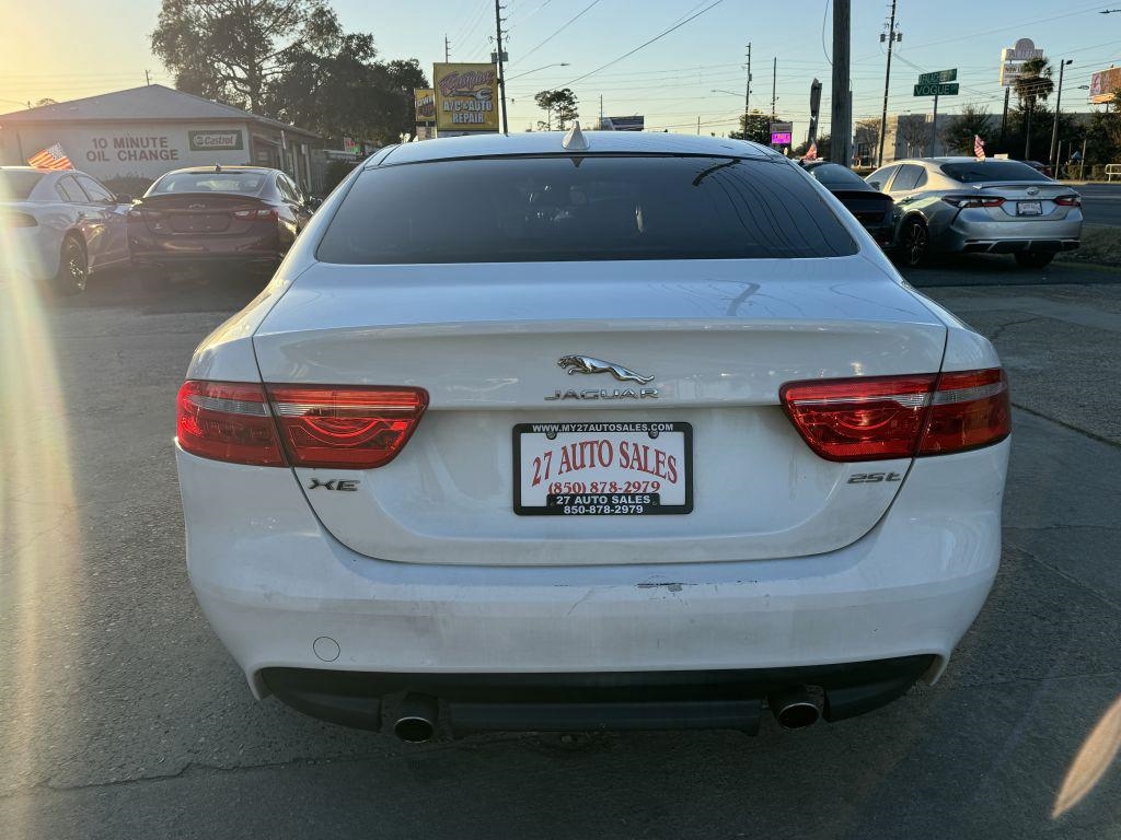 Jaguar XE  2018