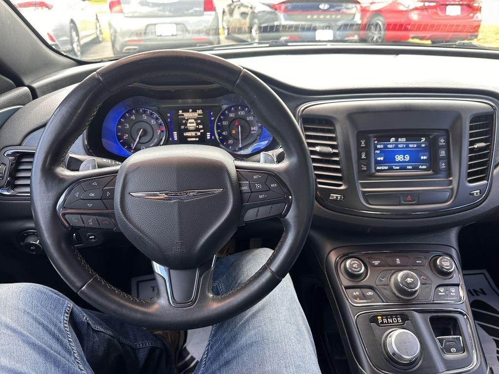 Chrysler 200  2015