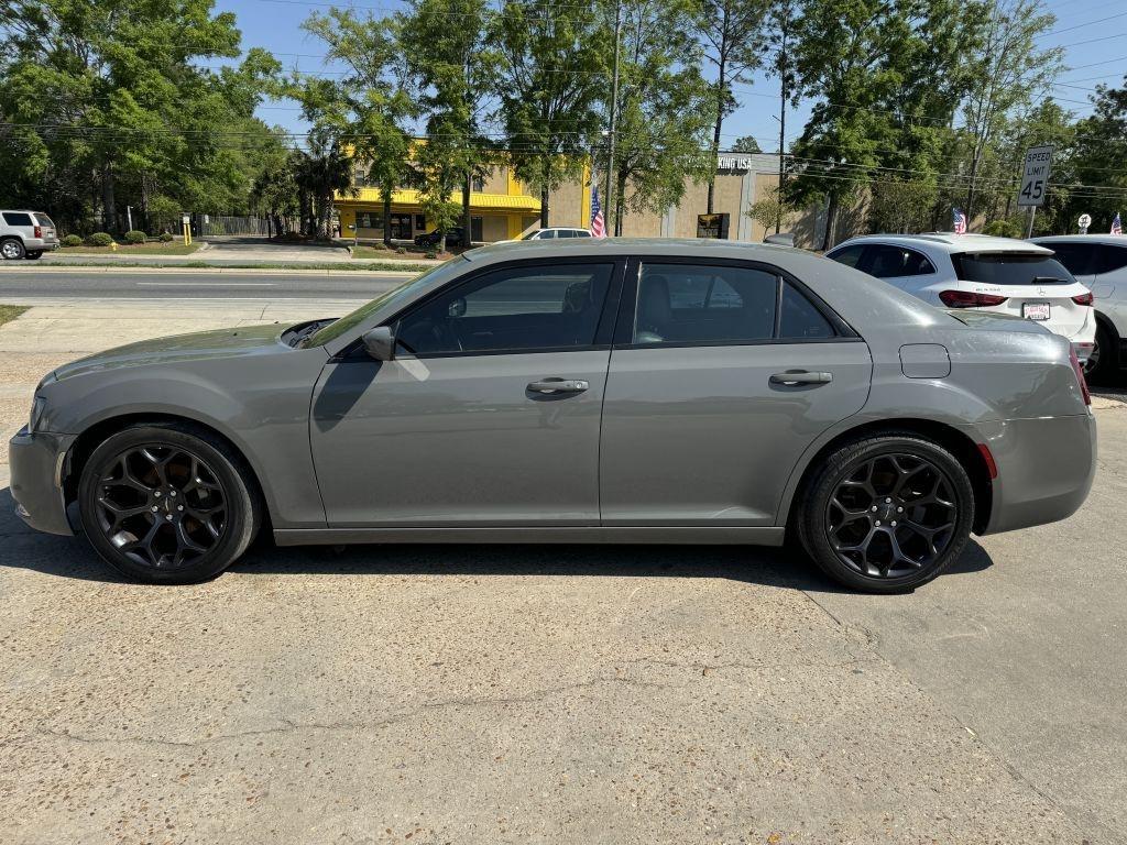Chrysler 300  2019