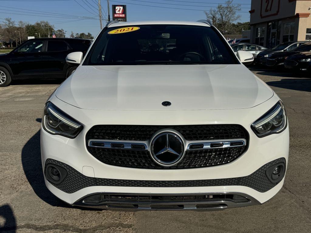 Mercedes-Benz GLA  2021