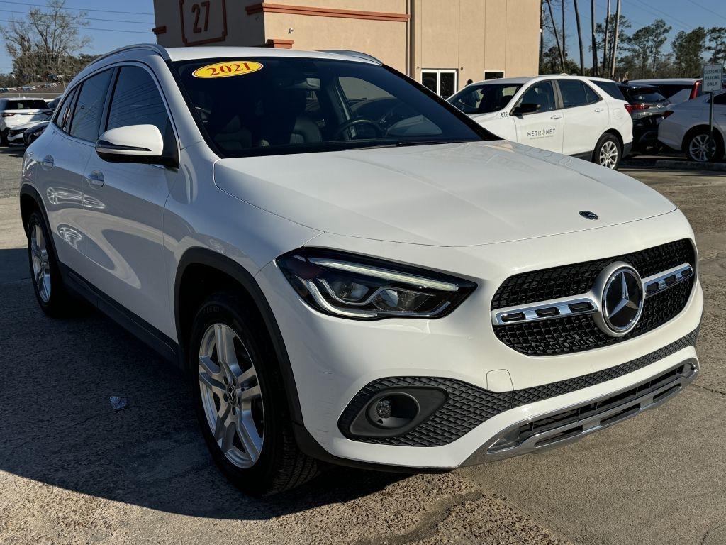 Mercedes-Benz GLA  2021