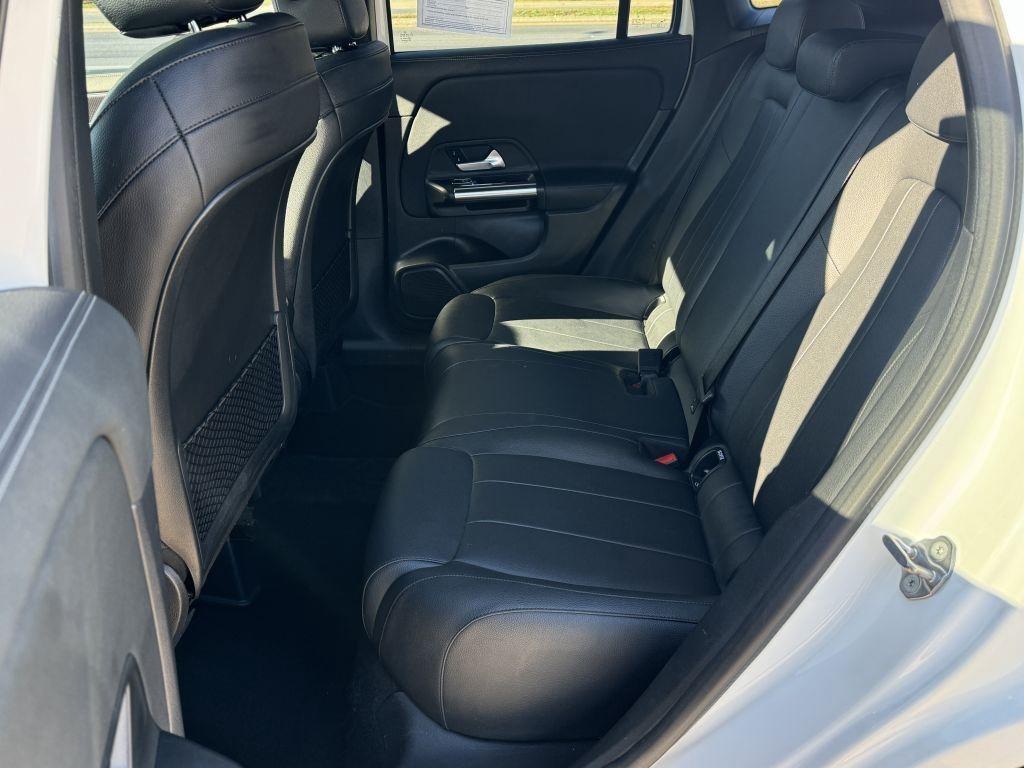 Mercedes-Benz GLA  2021