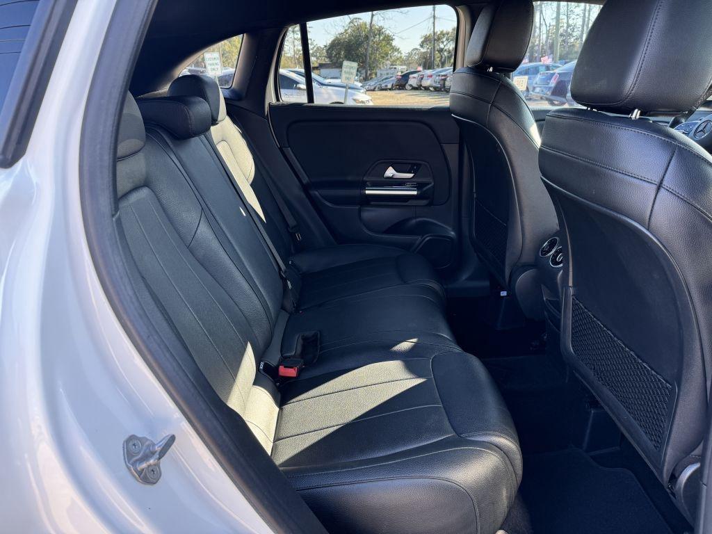 Mercedes-Benz GLA  2021